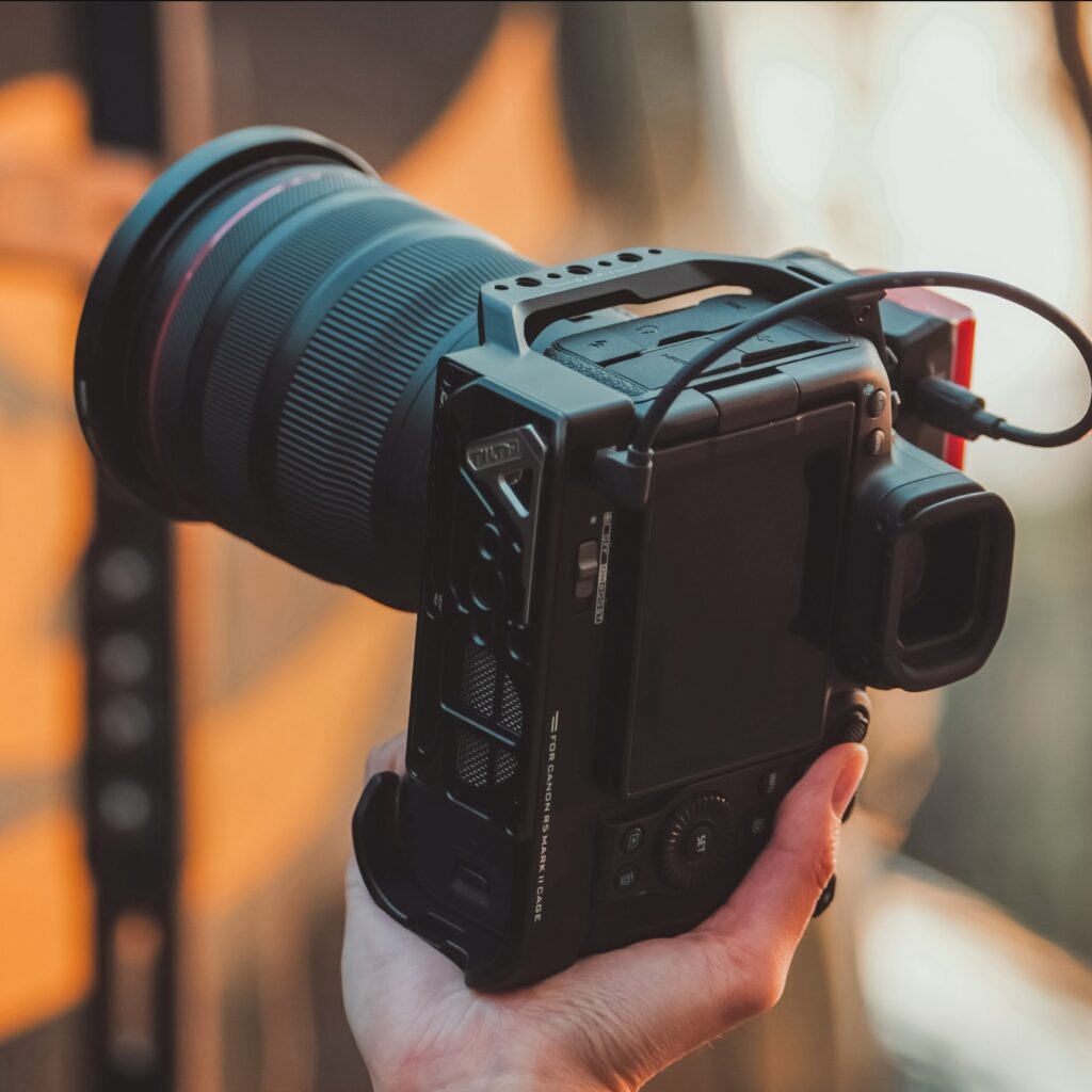 Tilta Camera Cage with Cooling System for Canon R5 Mark II Advance (TA-T68-C-B) - Afbeelding 4